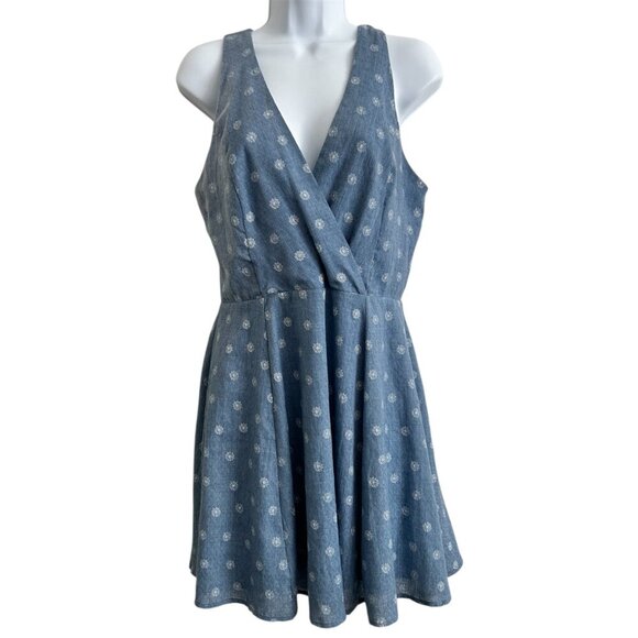 ESTELLE Fit and Flare V-Neck Dress - Size Medium - Picture 2 of 7